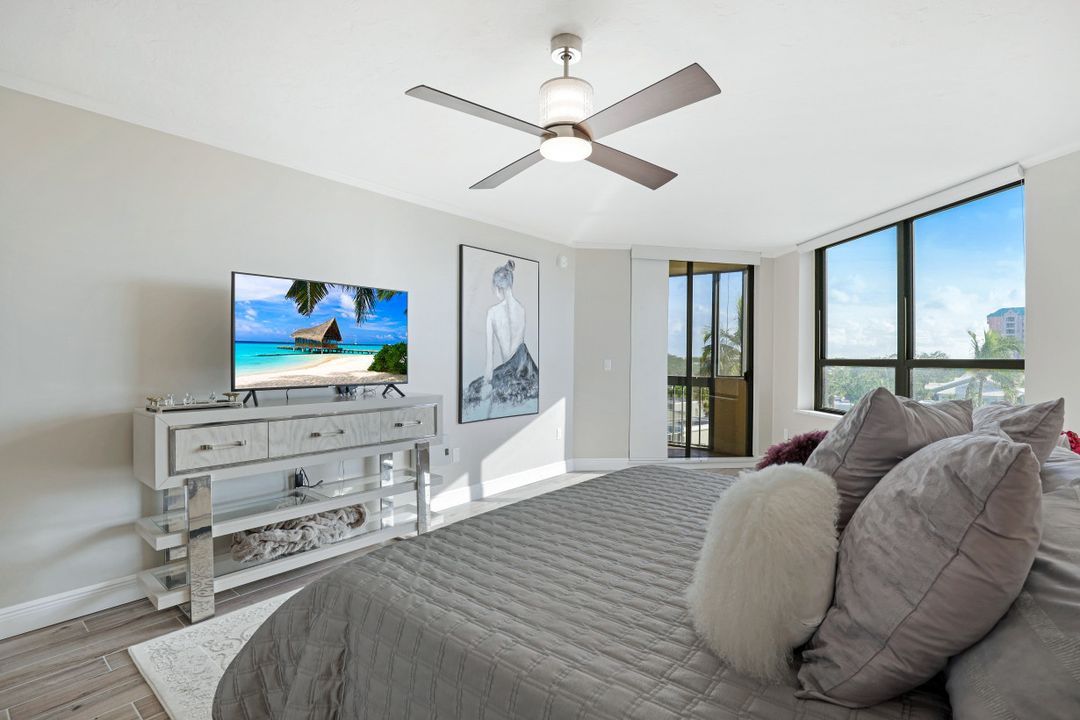 6001 Pelican Bay Blvd #305, Naples, FL 34108