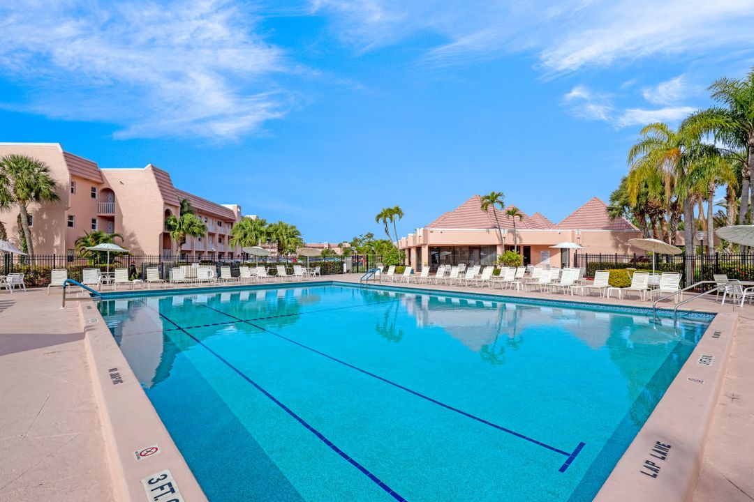 300 Forest Lakes Blvd #102, Naples, FL 34105