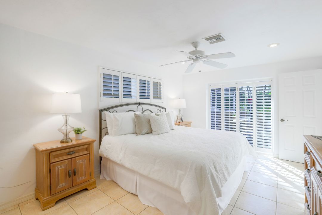 5230 Nautilus Dr, Cape Coral, FL 33904