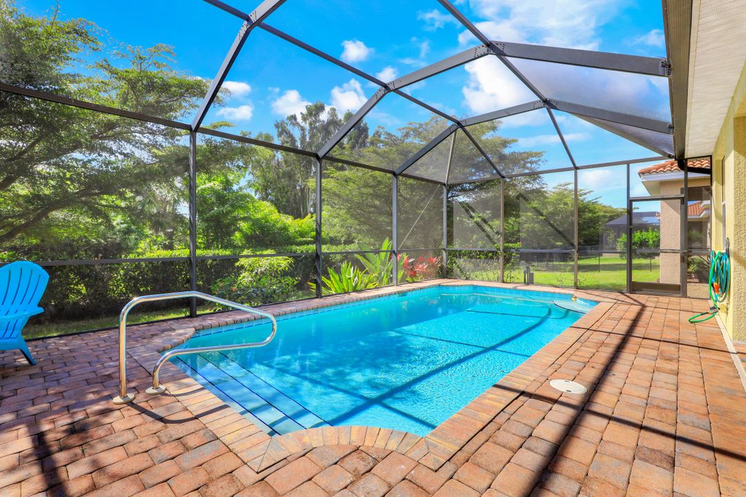 8616 Sumner Ave, Fort Myers, FL 33908