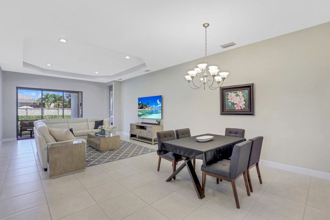 8199 Lucello Terrace N, Naples, FL 34114