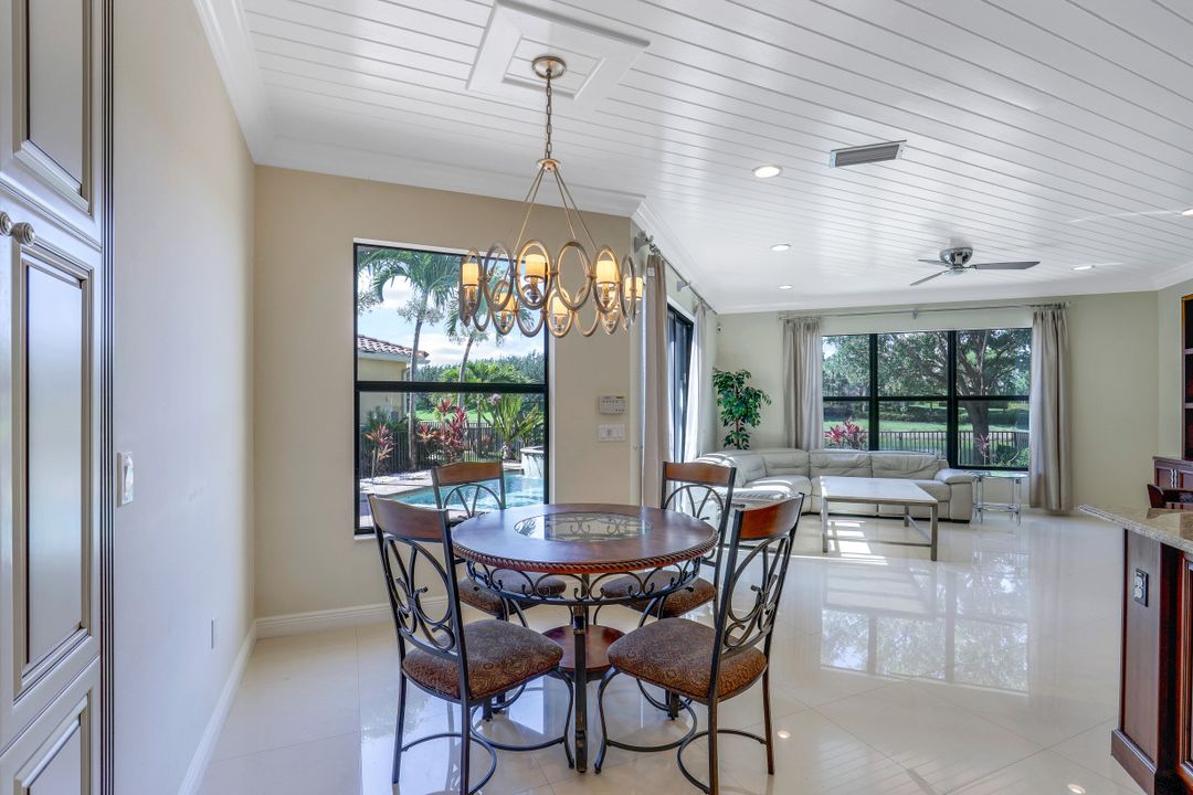 3642 Santaren Ct, Naples, FL 34119