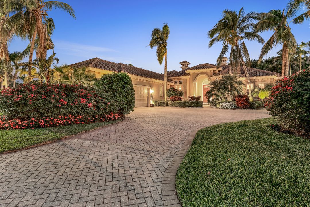 18600 Verona Lago Dr, Miromar Lakes, FL 33913