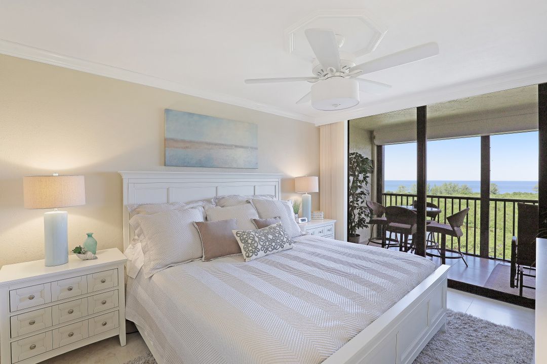 17 Bluebill Ave #1005, Naples, FL 34108