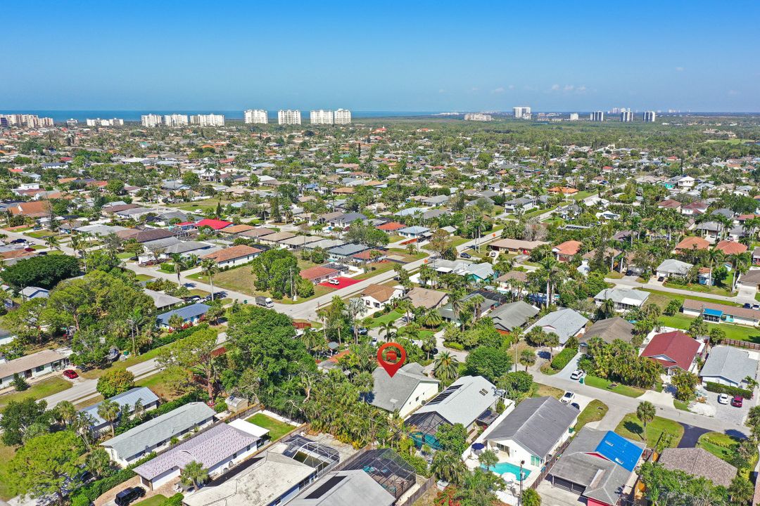 812 102nd Ave N, Naples, FL 34108