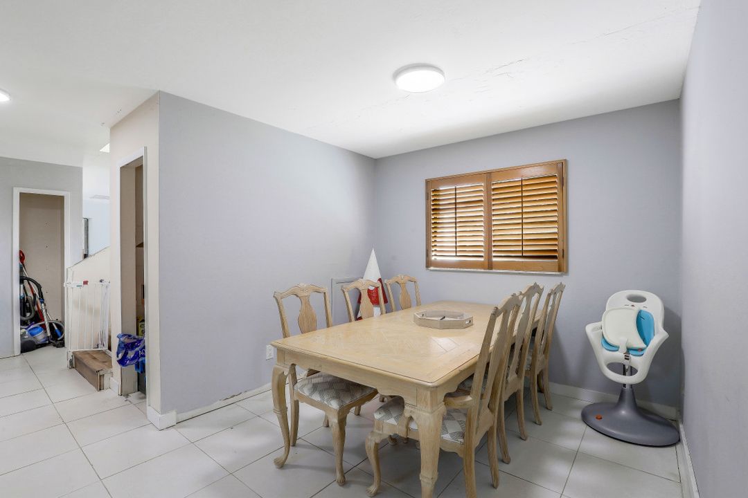 781 11th St SW, Naples, FL 34117