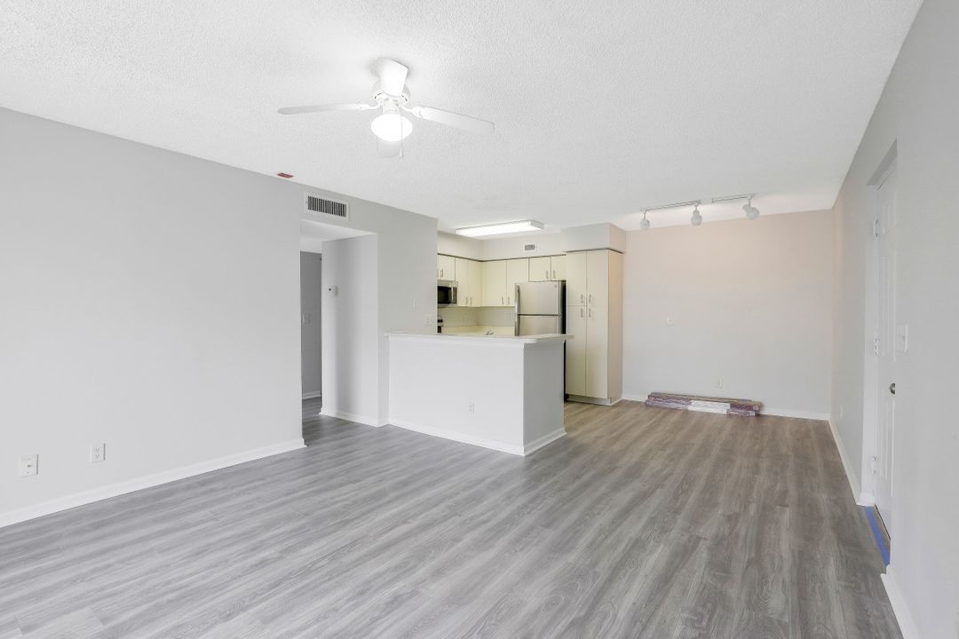 13545 Eagle Ridge Dr #826, Fort Myers, FL 33912