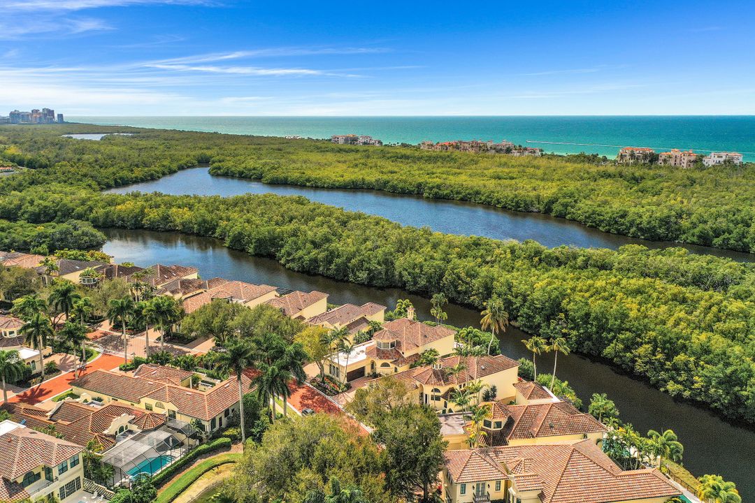 8089 Via Vecchia, Naples, FL 34108