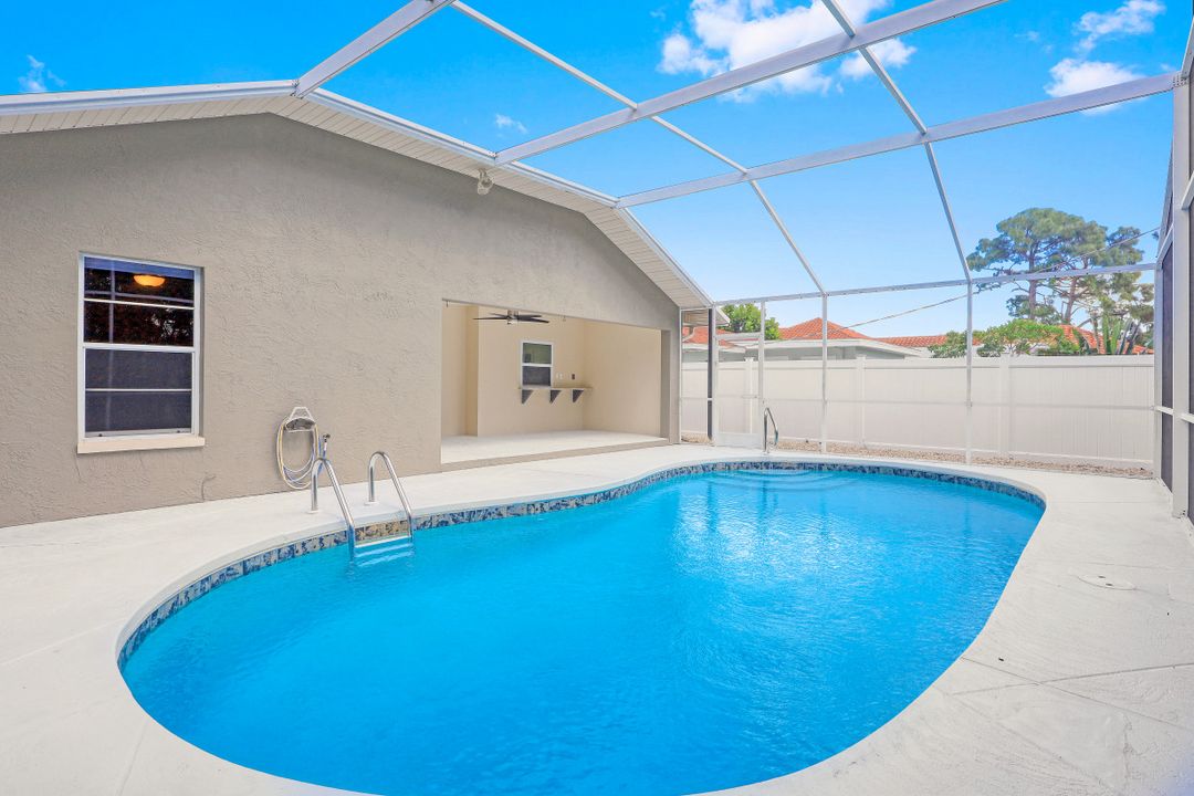 718 95th Ave N, Naples, FL 34108