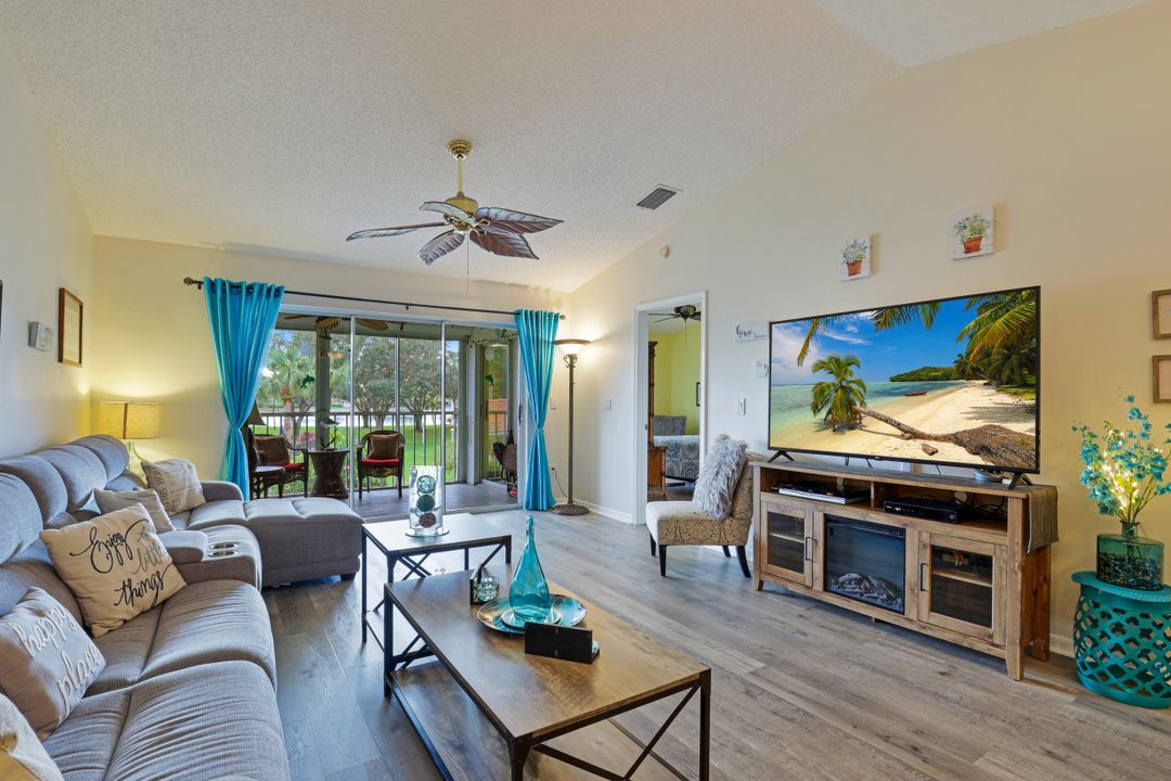 721 Mardel Dr  #606, Naples, FL 34104