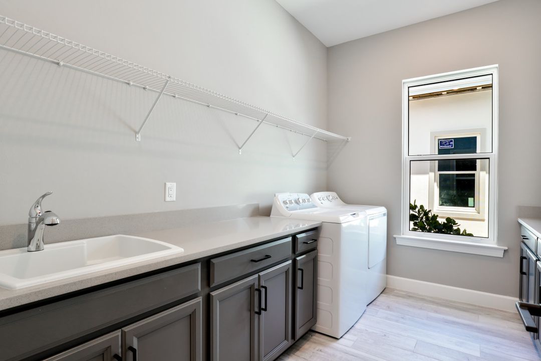 11430 Canal Grande Dr, Fort Myers, FL 33913