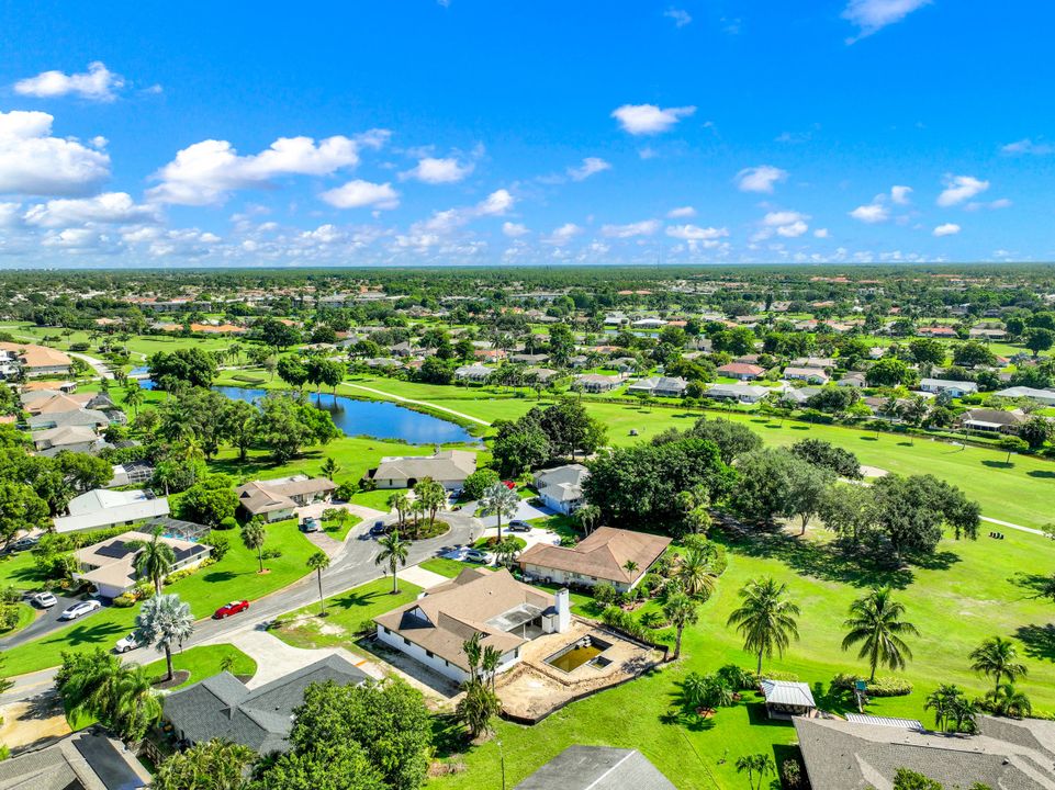 70 Thorncrest Ln, Naples, FL 34113