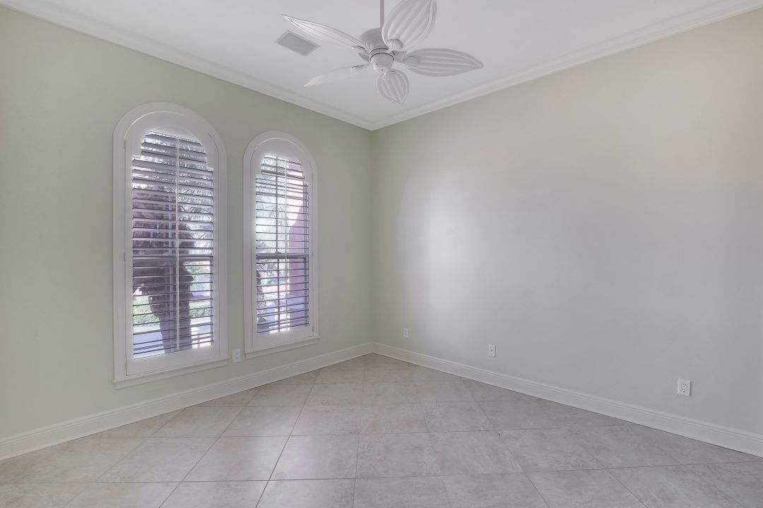 2362 Terra Verde Ln, Naples, FL 34105