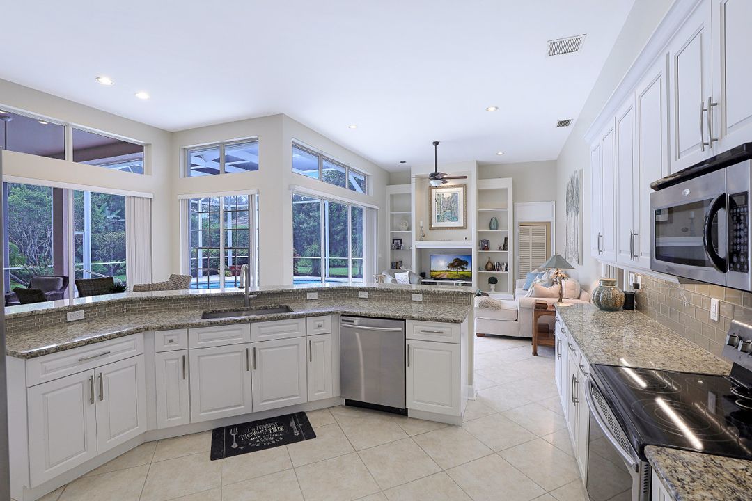 5910 Sonoma Ct, Naples, FL 34119