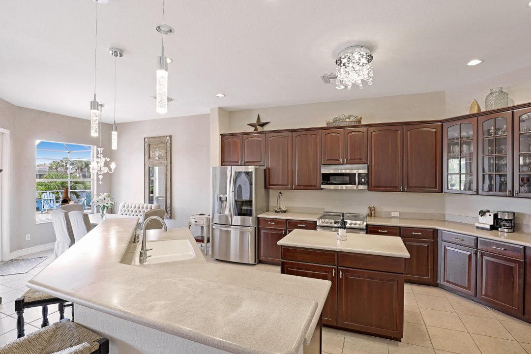 2608 Windwood Pl, Cape Coral, FL 33991