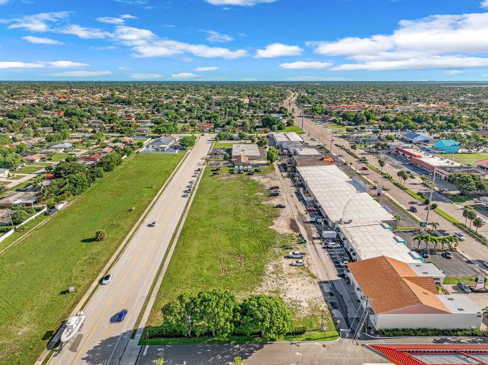 SE 15th Ave, Cape Coral, FL 33904