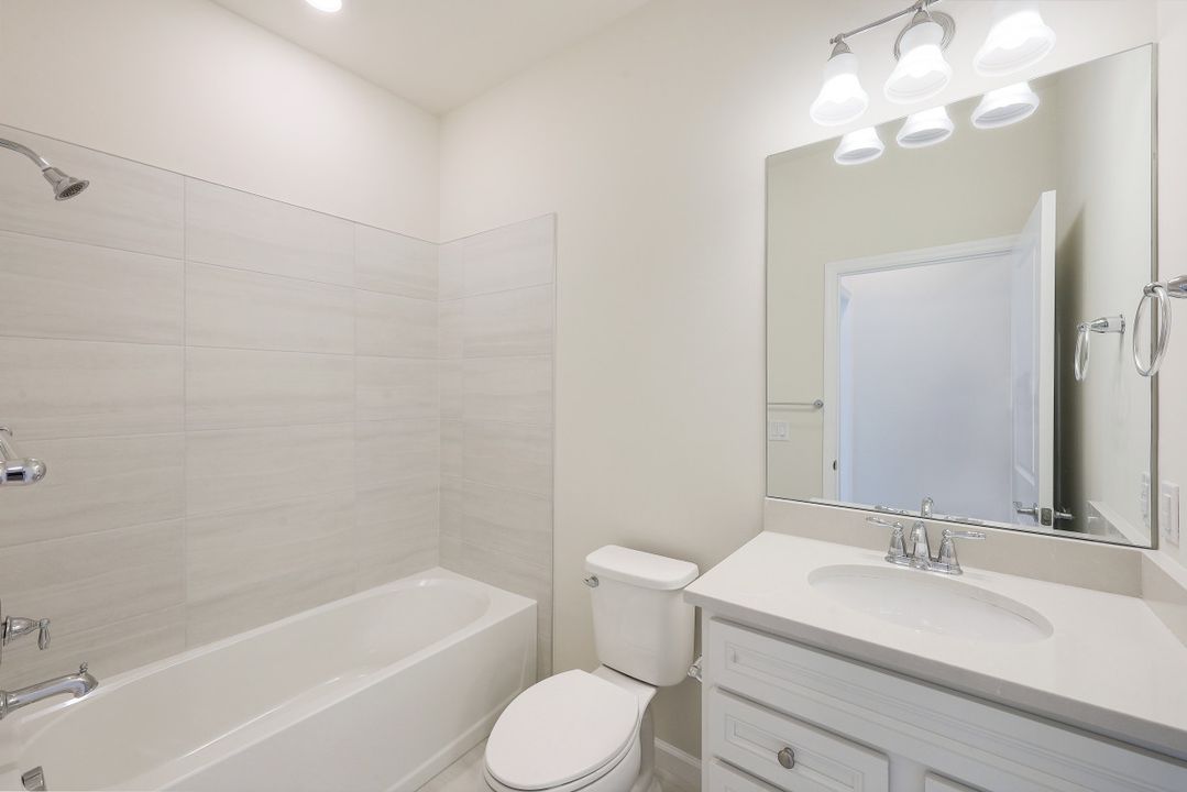 2236 Yellowfin Cir, Naples, FL 34114