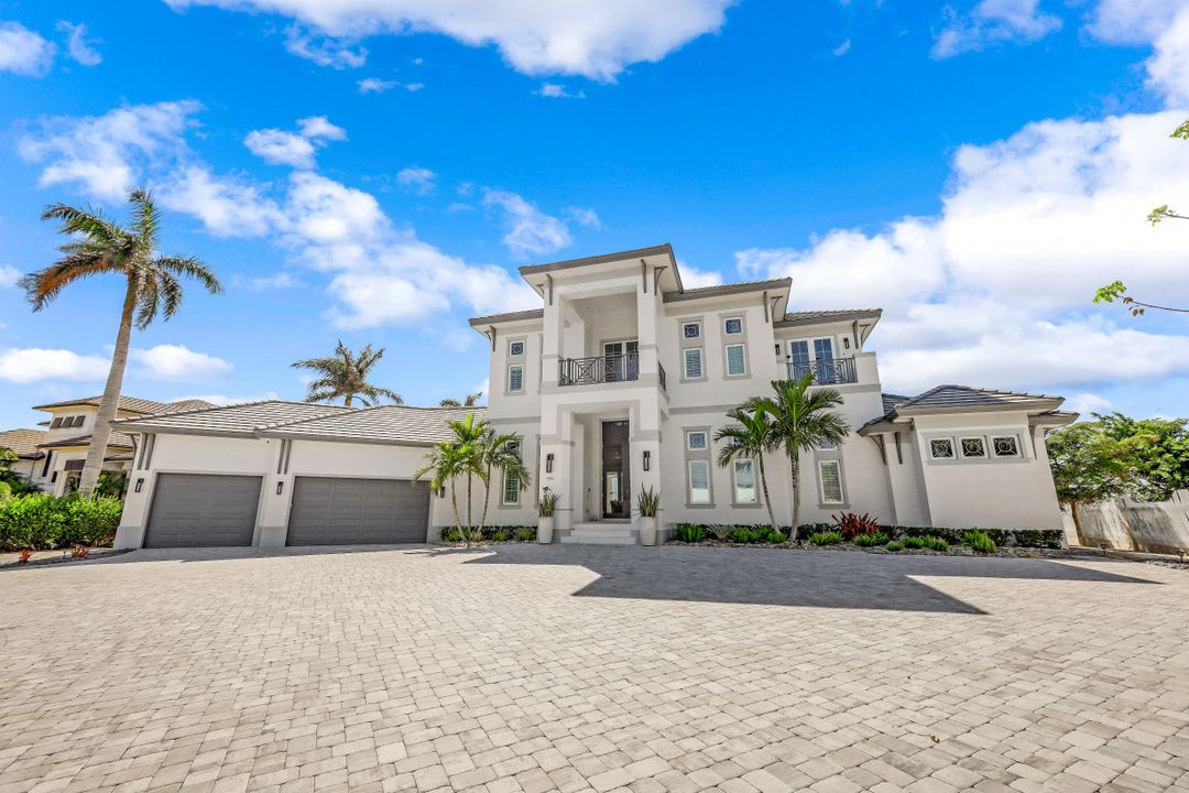550 S Barfield Dr, Marco Island, FL 34145