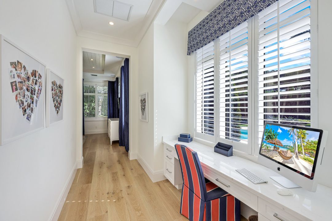 2546 Augusta Dr, Naples, FL 34109