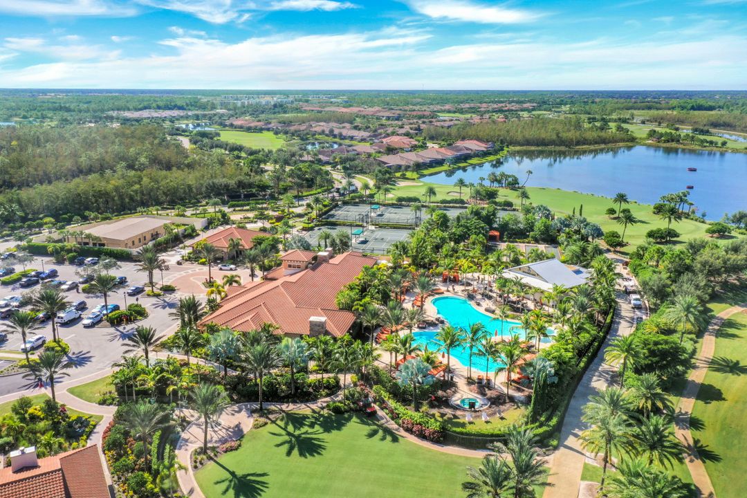 9018 Sorreno Ct, Naples, FL 34119