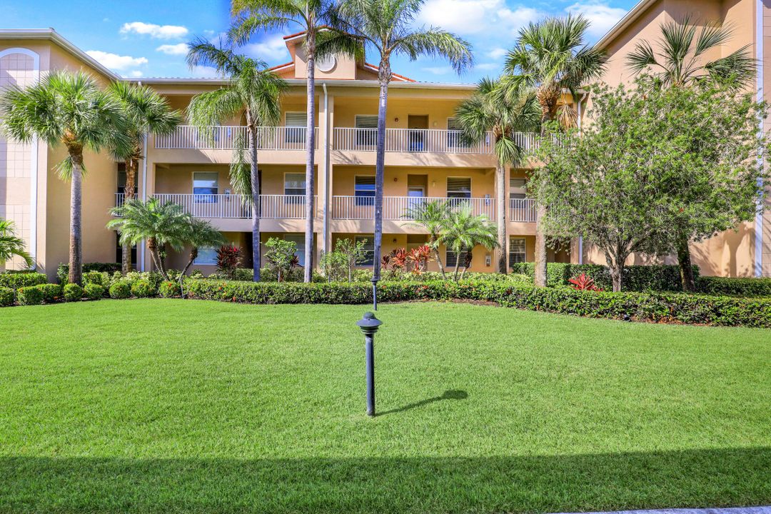 2750 Cypress Trace Cir  #2631, Naples, FL 34119