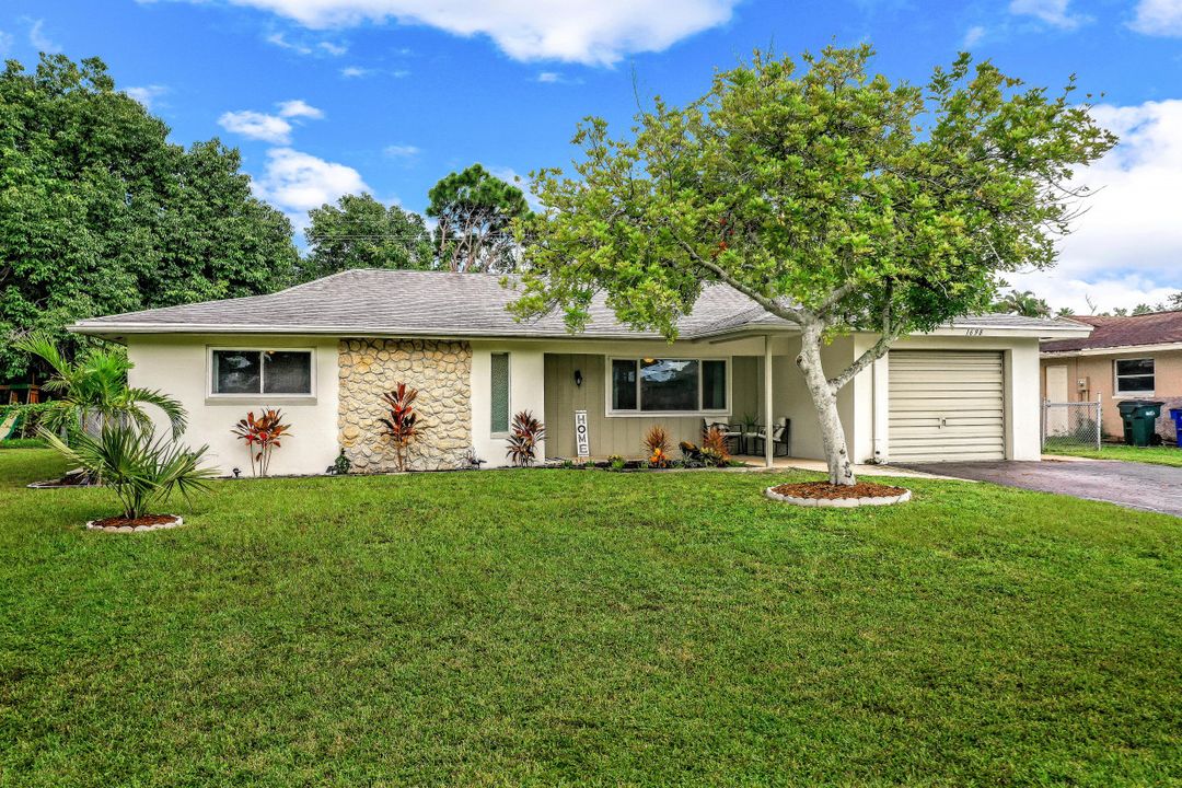 1698 S Flossmoor Rd, Fort Myers, FL 33919