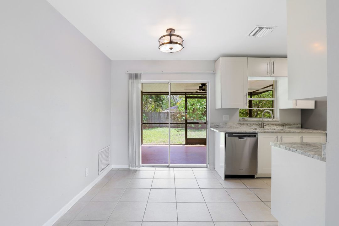 1136 S Alhambra Cir, Naples, FL 34103