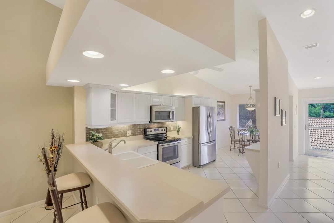 6830 Beach Resort Dr #4, Naples, FL 34114