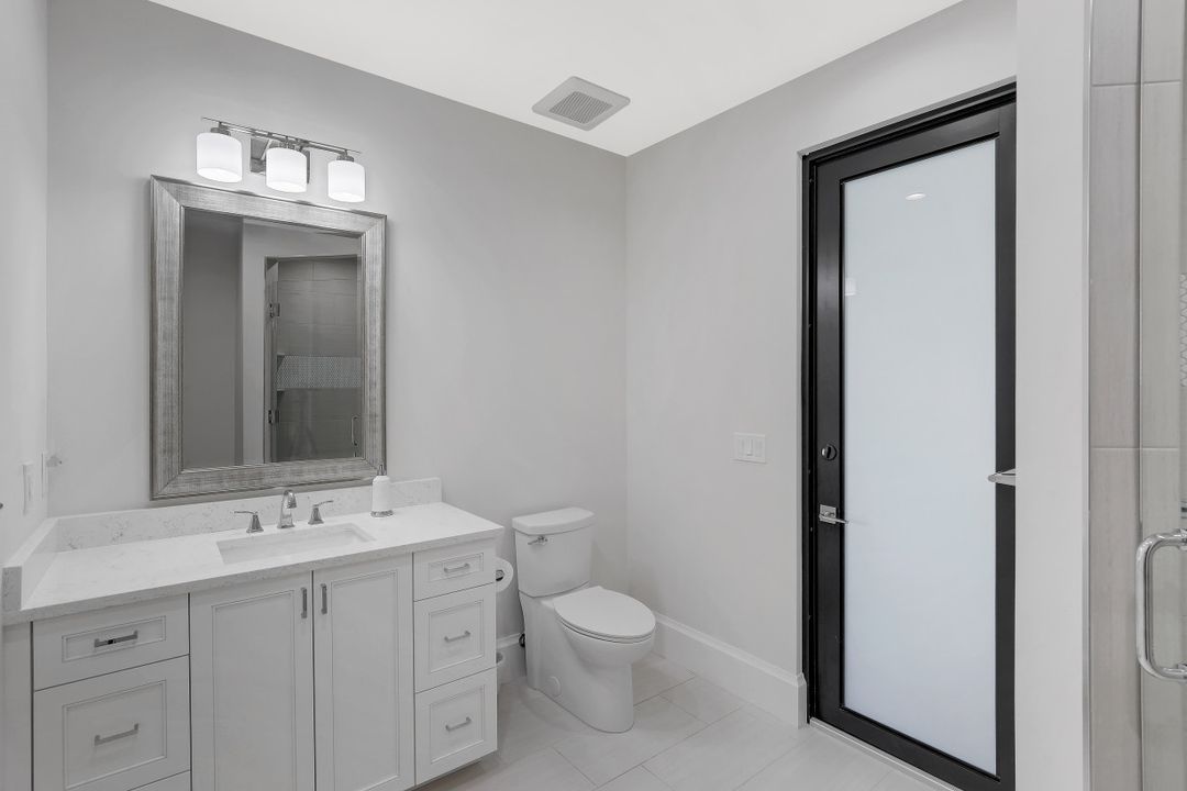 4501 Silver Fox Dr, Naples, FL 34119