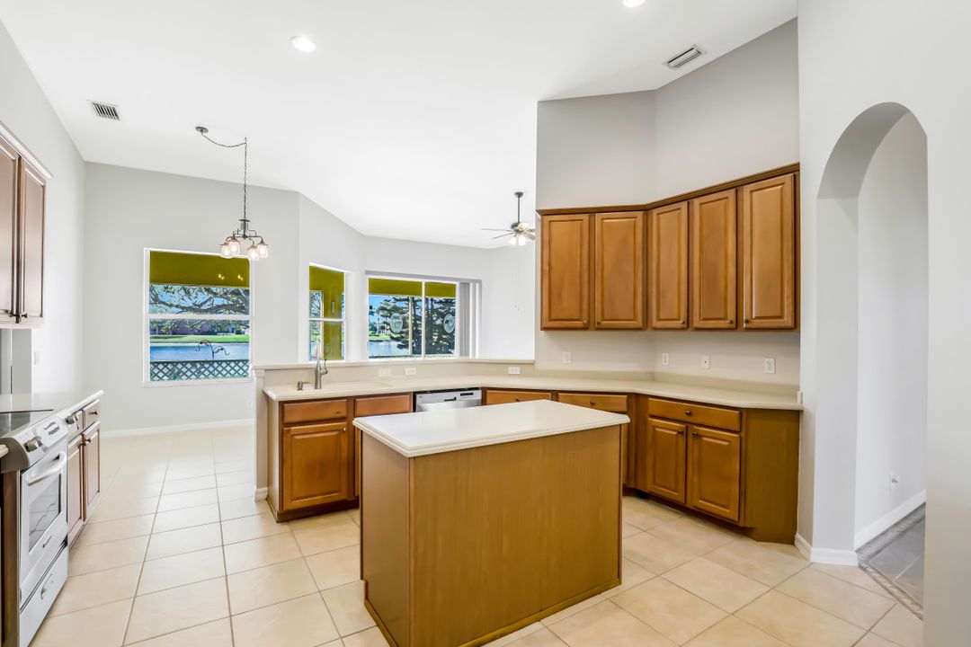 2227 Grove Dr, Naples, FL 34120