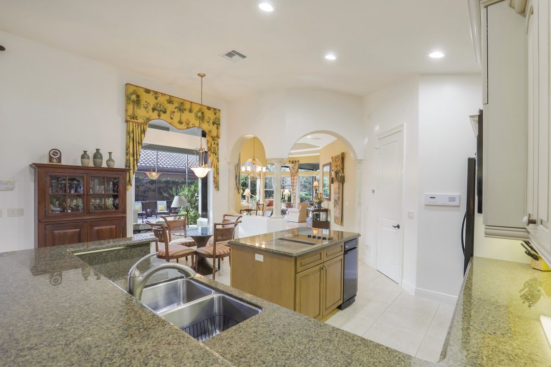 3133 Terramar Dr, Naples, FL 34119