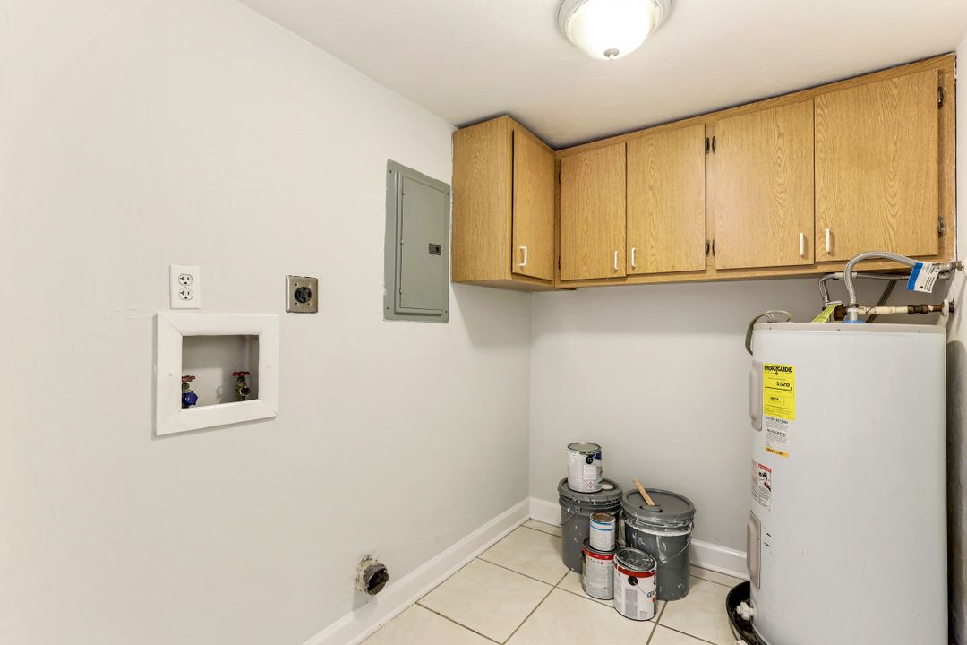 5860 Whiting Ct, Fort Myers, FL 33919