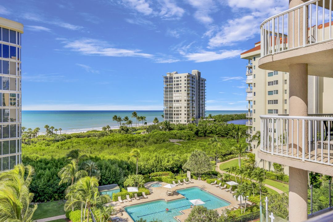 40 Seagate Dr #501, Naples, FL 34103
