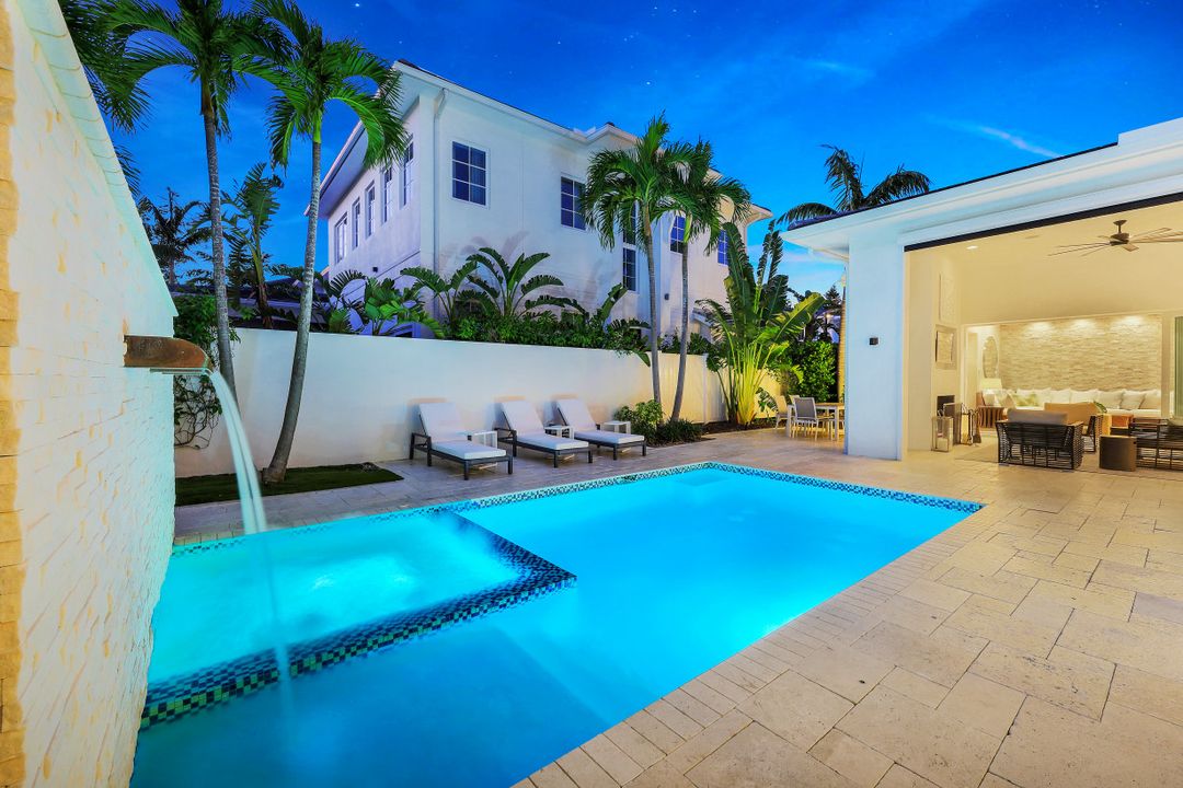 9184 Mercato Ln, Naples, FL 34108