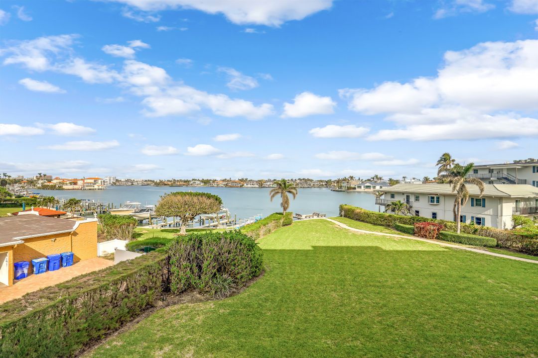 3420 Gulf Shore Blvd N #31, Naples, FL 34103