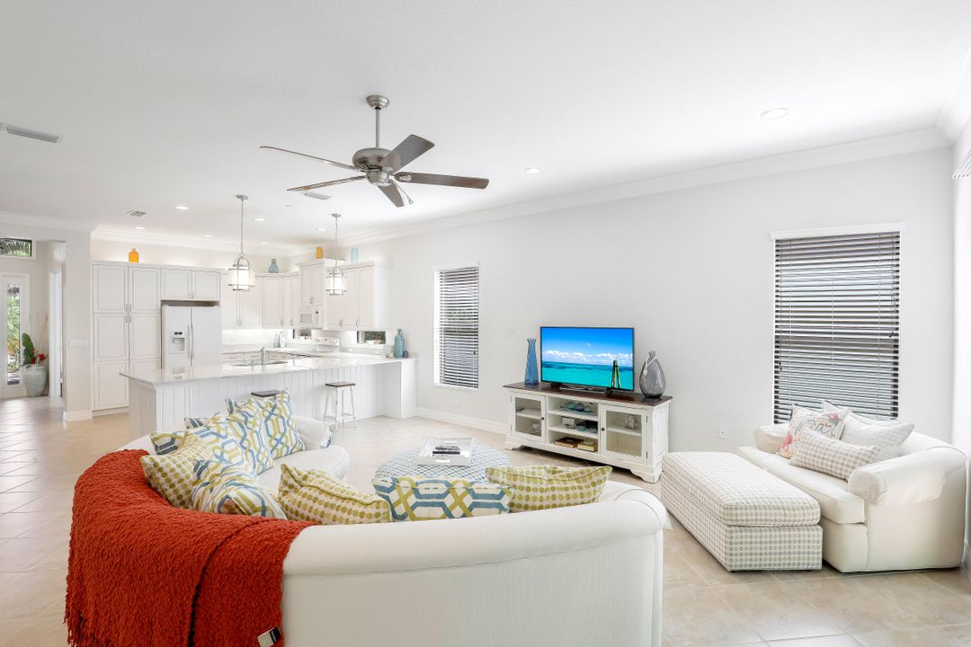 3195 Pacific Dr, Naples, FL 34119