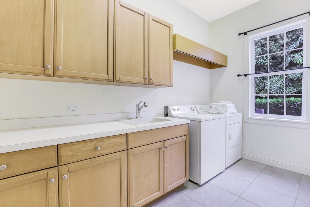 9321 Lakebend Preserve Ct, Bonita Springs, FL 34135