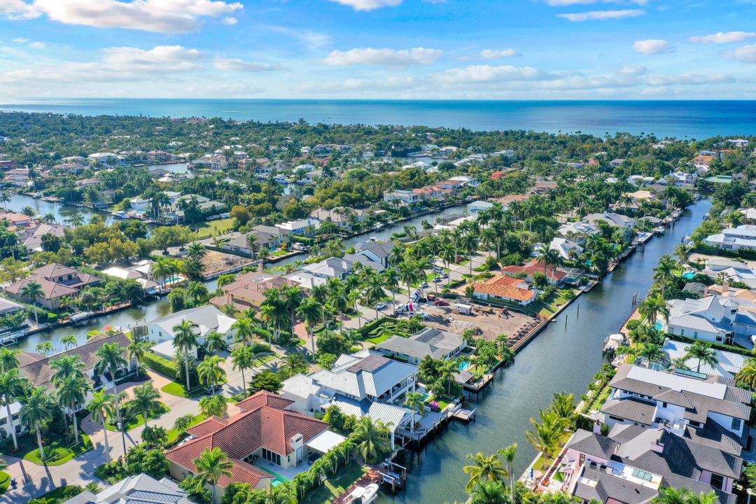 631 17th Ave S, Naples, FL 34102