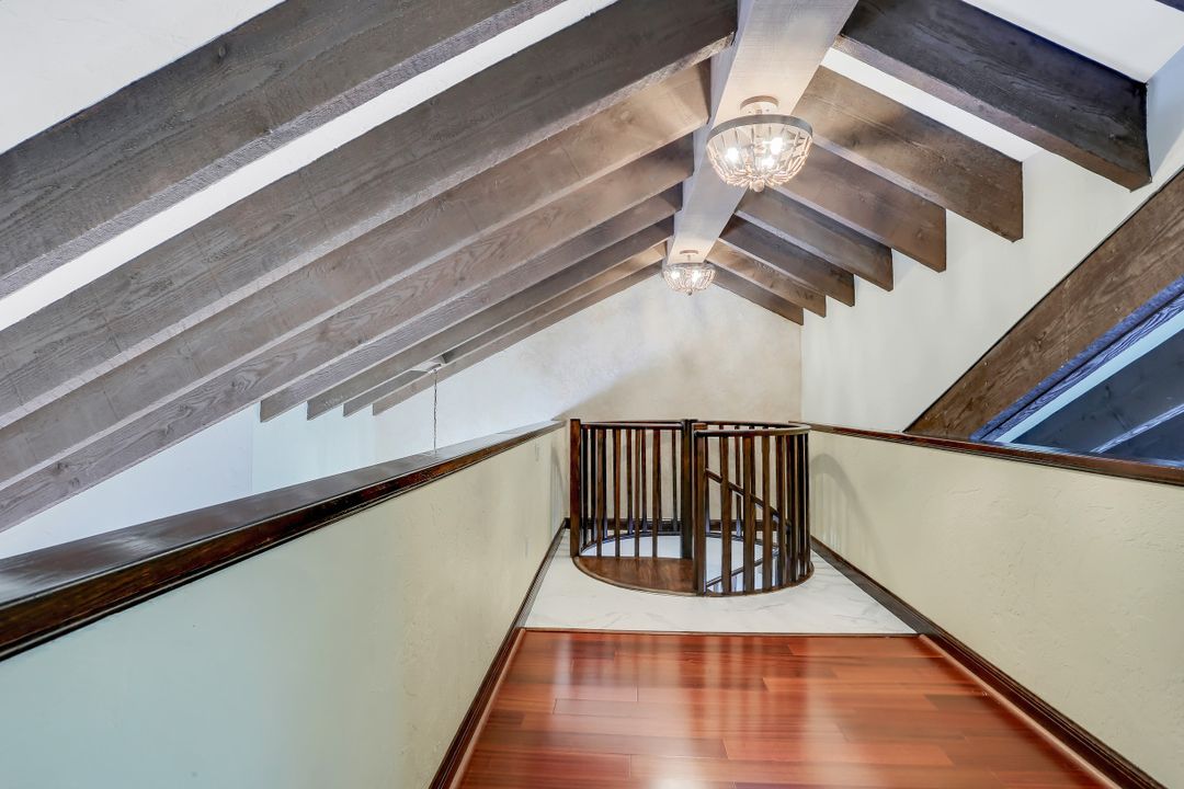 5850 Pelican Bay Blvd #D, Naples, FL 34108