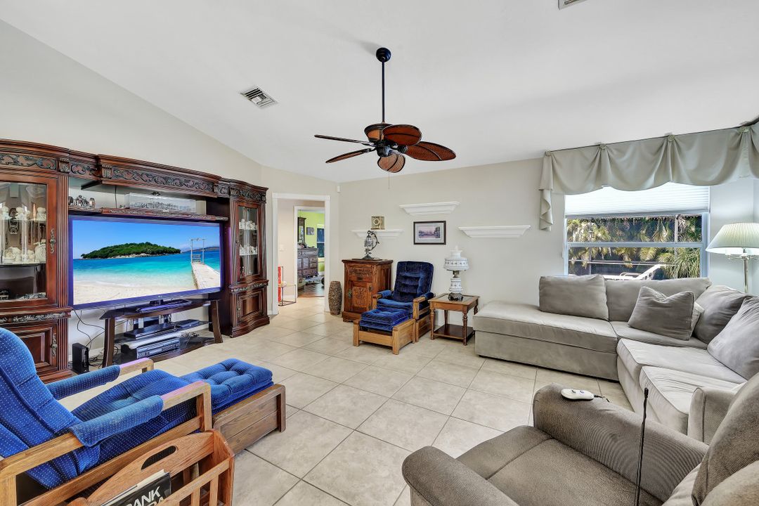 131 Plantation Cir, Naples, FL 34104