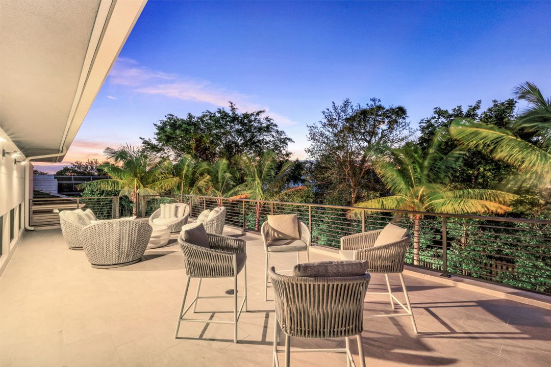 817 Buttonbush Ln, Naples, FL 34108