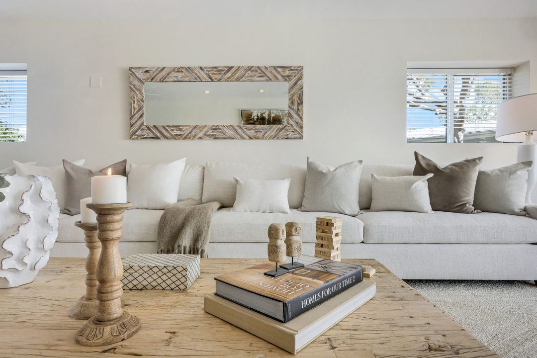 2631 Shoreview Dr, Naples, FL 34112