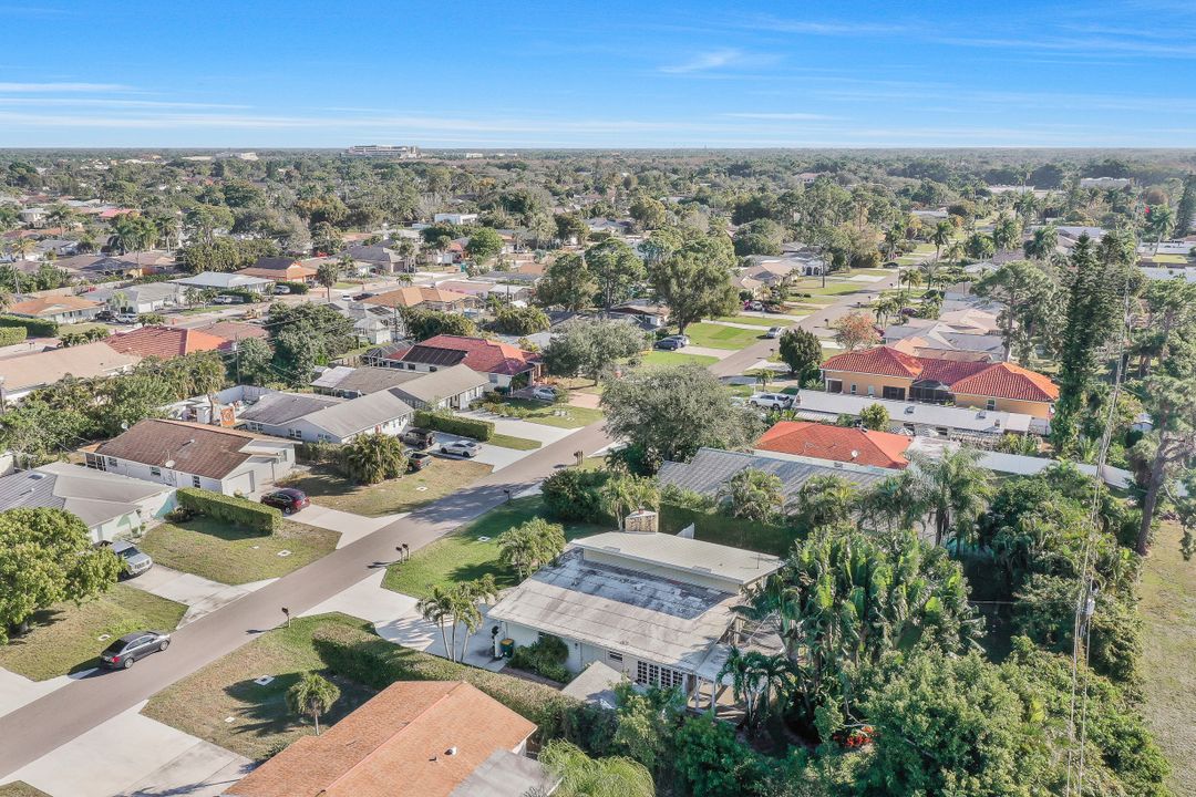 710 95th Ave N, Naples, FL 34108