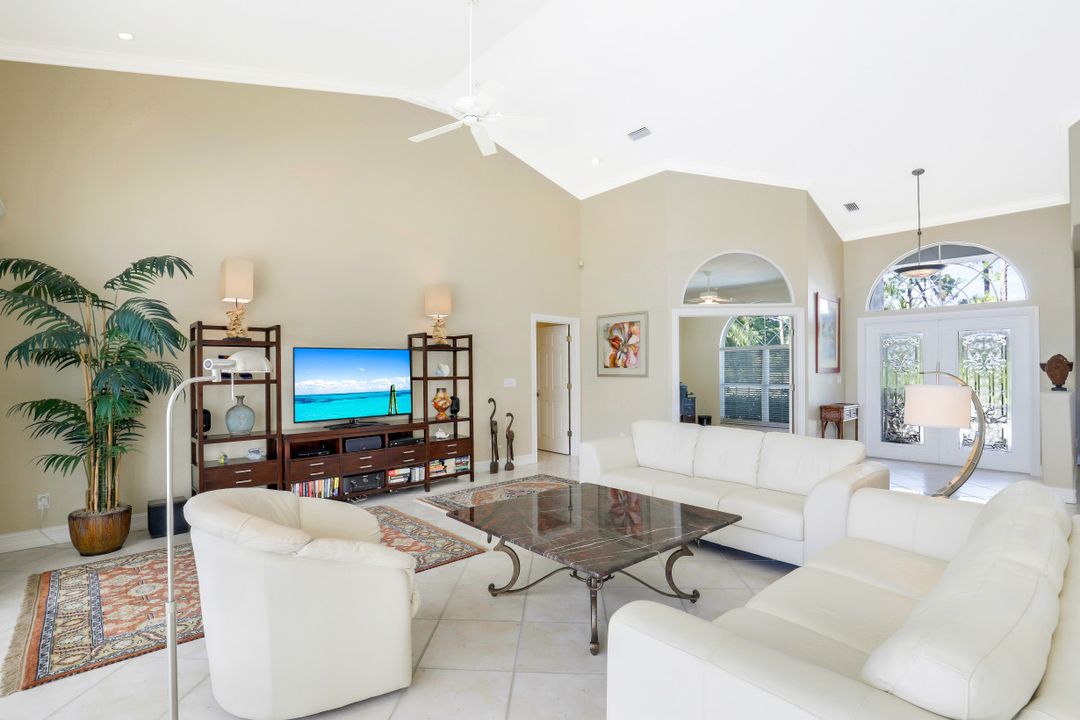 2104 Imperial Cir, Naples, FL 34110