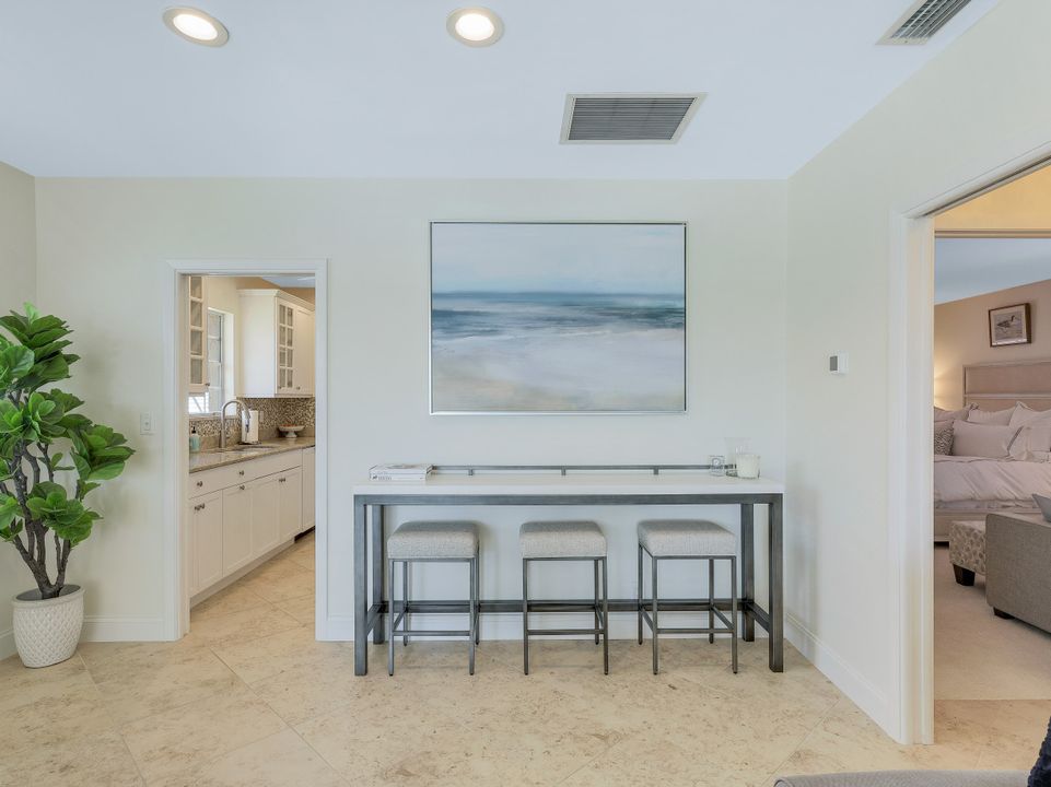 3070 Gulf Shore Blvd N #209, Naples, FL 34103