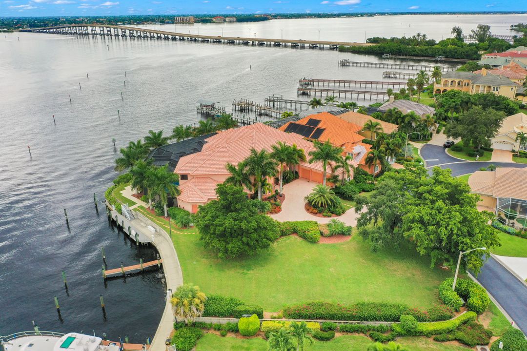 12792 Yacht Club Cir, Fort Myers, FL 33919