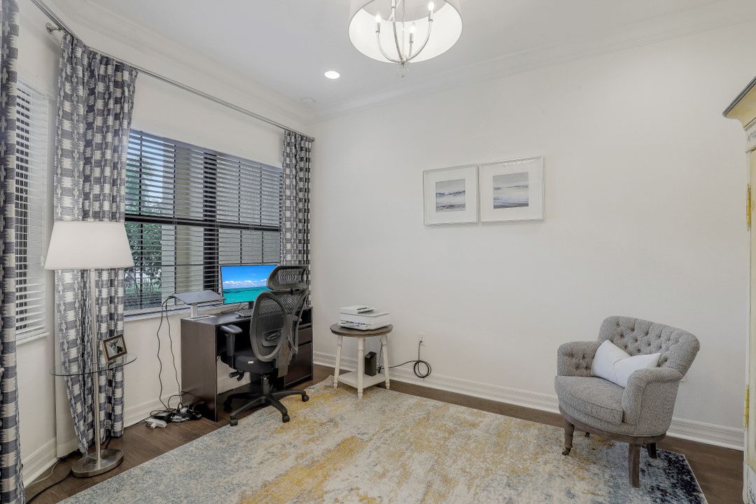 13395 Silktail Dr, Naples, FL 34109