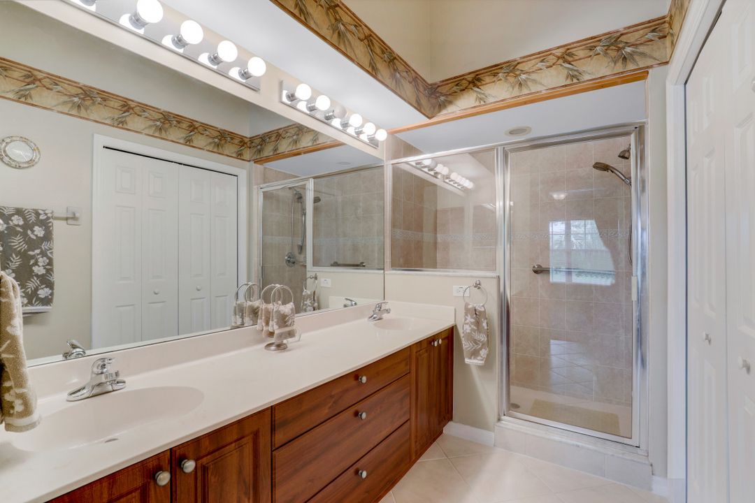 5610 Sherborn Dr #202, Naples, FL 34110