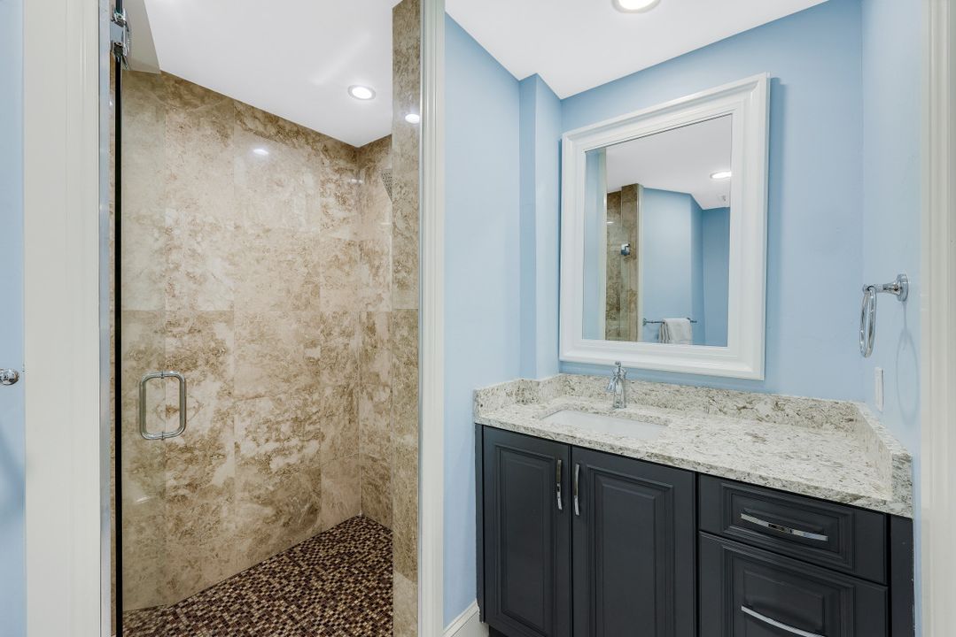 720 17th St NW, Naples, FL 34120