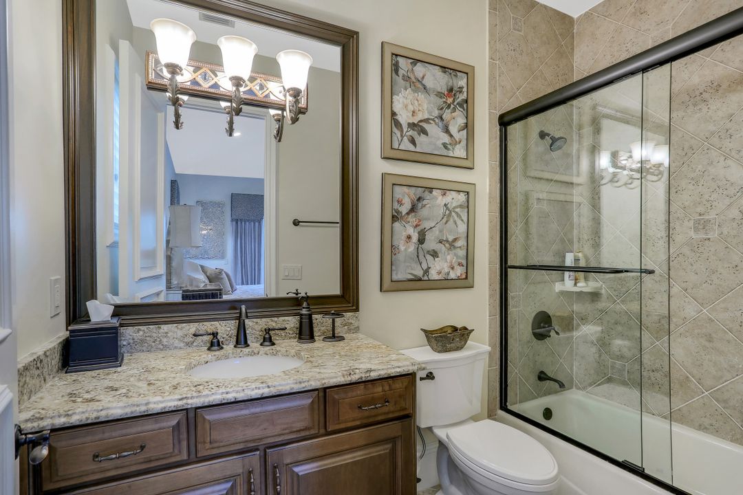 172 Seabreeze Ave, Naples, FL 34108